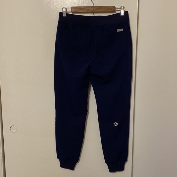 NWT FIGS Zamora Jogger Scrub Pants In Navy - Picture 7 of 11